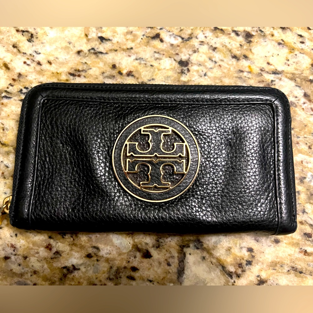 Tory Burch wallet